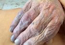 💊 Women who have hands… see more